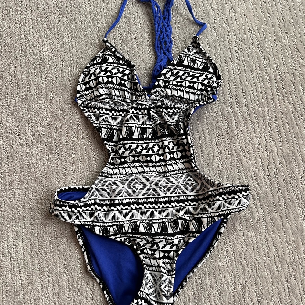 One piece swim suit